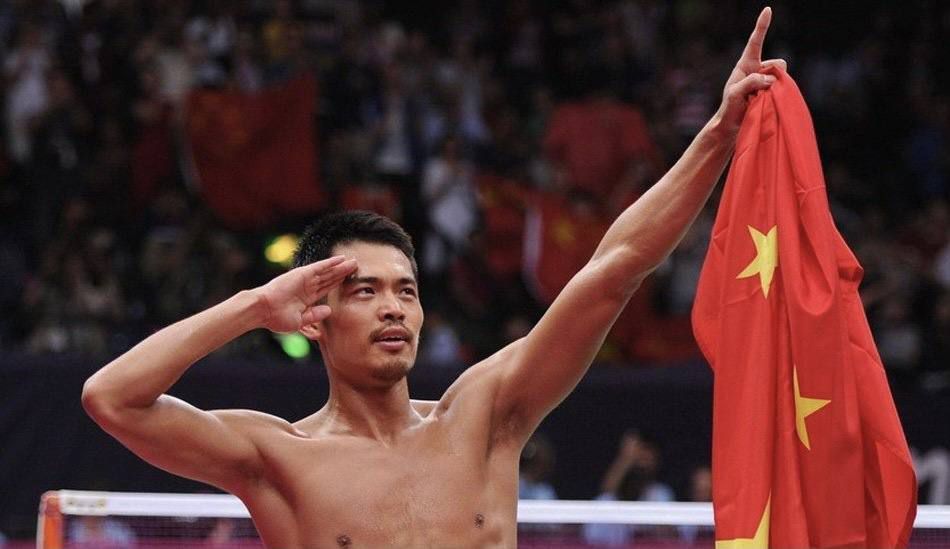 老牌影帝迈克凯恩，再演那位深谋远虑的慈善老官家，加里奥德曼饰演崎岖潦倒老警长，虽继续出彩，但新意寥寥。